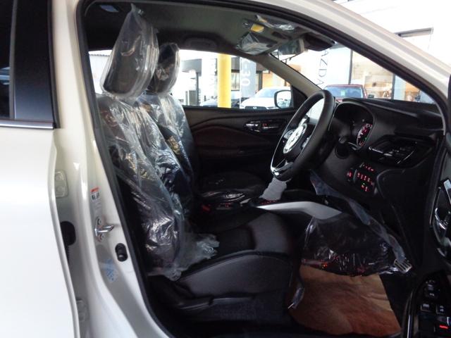 フロンクス ベースグレード 【登録済未使用車】全方位モニター付ナビ スズキコネクト連携 フルセグ AppleCarPlay・androidauto対応 Bluetooth ワイヤレス充電器 シートヒーター 電動パーキングブレーキ(15枚目)