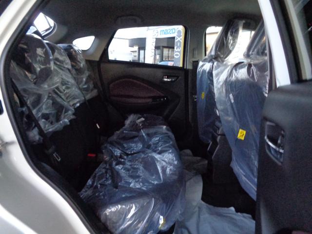 フロンクス ベースグレード 【登録済未使用車】全方位モニター付ナビ スズキコネクト連携 フルセグ AppleCarPlay・androidauto対応 Bluetooth ワイヤレス充電器 シートヒーター 電動パーキングブレーキ(16枚目)