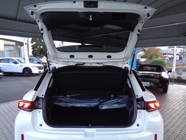 フロンクス ベースグレード 【登録済未使用車】全方位モニター付ナビ スズキコネクト連携 フルセグ AppleCarPlay・androidauto対応 Bluetooth ワイヤレス充電器 シートヒーター 電動パーキングブレーキ(17枚目)