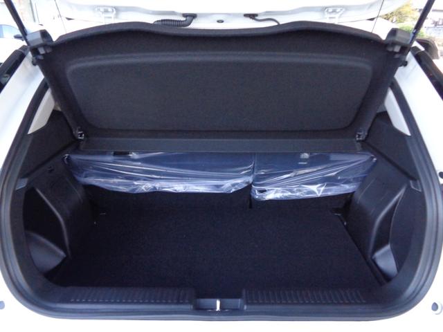 フロンクス ベースグレード 【登録済未使用車】全方位モニター付ナビ スズキコネクト連携 フルセグ AppleCarPlay・androidauto対応 Bluetooth ワイヤレス充電器 シートヒーター 電動パーキングブレーキ(18枚目)