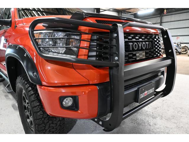 タンドラ クルーマックス　ＳＲ５　新車並行　５７００ｃｃ　Ｖ８　ＴＲＤＰＲＯカスタム　トヨタセーフティセンス　リフトアップ　オーバーフェンダー　キャンパーシェル　社外２０インチアルミホイール　ＬＥＤヘッドライト（40枚目）