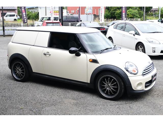 ＭＩＮＩ クーパー　クラブバン　１６００ＣＣ　ＰＩＡＡ１７インチアルミホイール　リア観音開き　オートライト　ゴリラナビ　純正オーディオ　ＥＴＣ　２人乗り　ドライブレコーダー　プッシュスタート　電動格納ミラー（3枚目）
