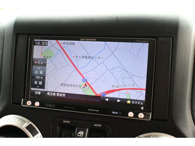 ジープ・ラングラーアンリミテッド ルビコン　１０ｔｈアニバーサリーエディション　３６００ＣＣ　Ｖ６　特別仕様車　１７インチアルミホイール　レッドレザーシート　シートヒーター　カロッツェリアナビ　サイド　バックカメラ　ＥＴＣ　クルーズコントロール（14枚目）