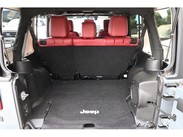 ジープ・ラングラーアンリミテッド ルビコン　１０ｔｈアニバーサリーエディション　３６００ＣＣ　Ｖ６　特別仕様車　１７インチアルミホイール　レッドレザーシート　シートヒーター　カロッツェリアナビ　サイド　バックカメラ　ＥＴＣ　クルーズコントロール（29枚目）