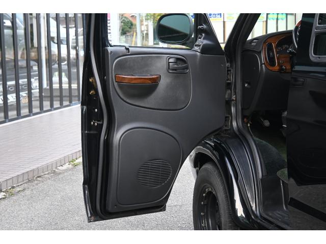 ダッジ・バン 　ラムバンミディアム　最終　５９００ｃｃ　リア観音　セカンドキャプテンシート　サードシート電動フルフラット　１６インチホイール　ヒッチメンバー　希少ＨＤクロームステップバンパー　オートチェックレポート（17枚目）