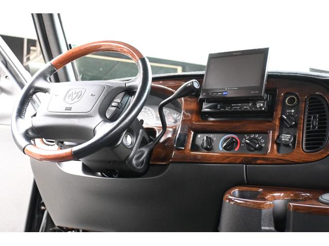 ダッジ・バン 　ラムバンミディアム　最終　５９００ｃｃ　リア観音　セカンドキャプテンシート　サードシート電動フルフラット　１６インチホイール　ヒッチメンバー　希少ＨＤクロームステップバンパー　オートチェックレポート（23枚目）