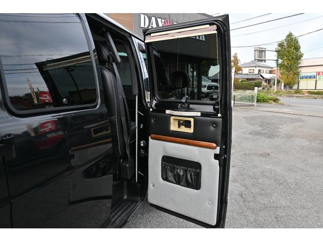 ダッジ・バン 　ラムバンミディアム　最終　５９００ｃｃ　リア観音　セカンドキャプテンシート　サードシート電動フルフラット　１６インチホイール　ヒッチメンバー　希少ＨＤクロームステップバンパー　オートチェックレポート（30枚目）