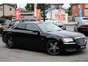 クライスラー・３００ 　３６００ｃｃ　Ｖ６　ＬＥＸＡＮＩ２２インチアルミホイール　ローダウン　ＡＵＸ　ブラックレザーシート　運転席パワーシート　スマートキー　プッシュスタート　ＥＴＣ（4枚目）