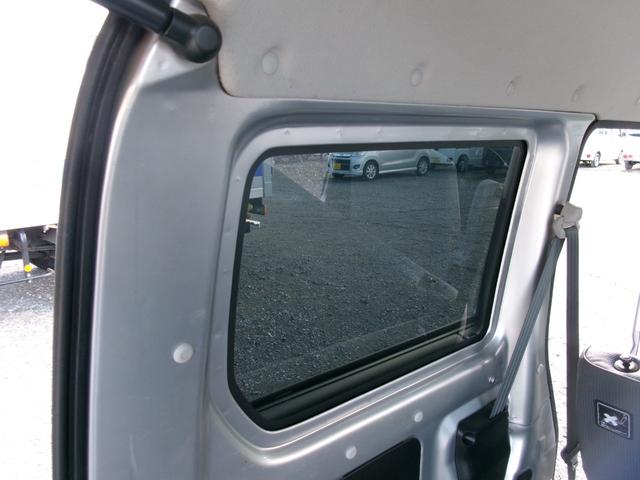 アクティバン SDX 4WD 4AT エアコンパワステ パワーウインドウ 両側スライドドア キーレスエントリー 純正AMFMラジオ(34枚目)