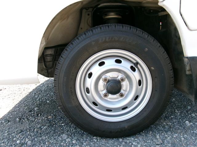サンバートラック ＴＢ　４ＷＤ　５ＭＴ　純正ラジオ（32枚目）