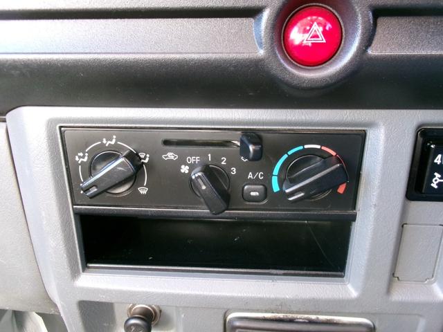 NT100クリッパートラック  4WD 5MT PTOダンプ エアコン パワーステアリング エアバック(20枚目)