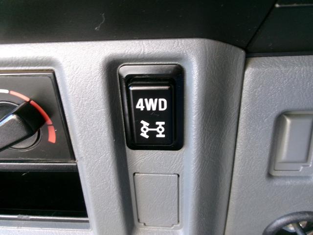 NT100クリッパートラック  4WD 5MT PTOダンプ エアコン パワーステアリング エアバック(22枚目)