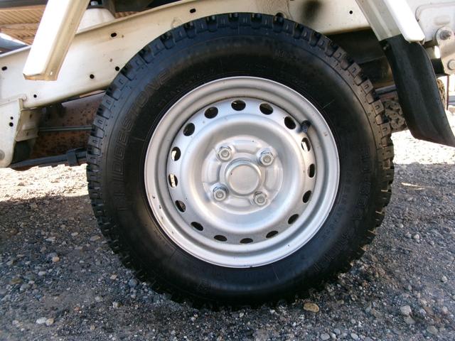 NT100クリッパートラック  4WD 5MT PTOダンプ エアコン パワーステアリング エアバック(42枚目)