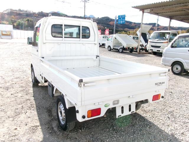スクラムトラック ＫＣスペシャル　４ＷＤ　５ＭＴ　エアコン　パワーステアリング　純正ラジオ（5枚目）