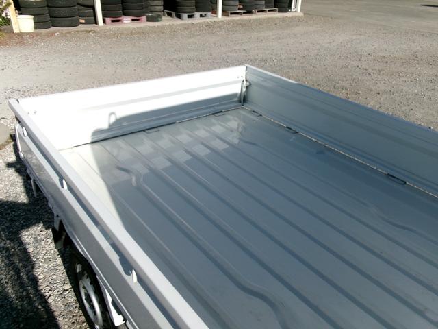 スクラムトラック ＫＣスペシャル　４ＷＤ　５ＭＴ　エアコン　パワーステアリング　純正ラジオ（10枚目）