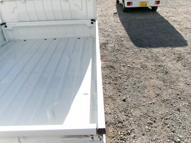 スクラムトラック ＫＣスペシャル　４ＷＤ　５ＭＴ　エアコン　パワーステアリング　純正ラジオ（11枚目）