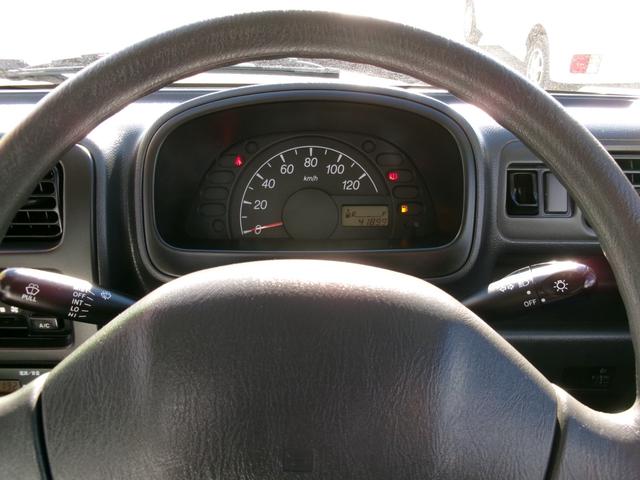 スクラムトラック ＫＣスペシャル　４ＷＤ　５ＭＴ　エアコン　パワーステアリング　純正ラジオ（20枚目）