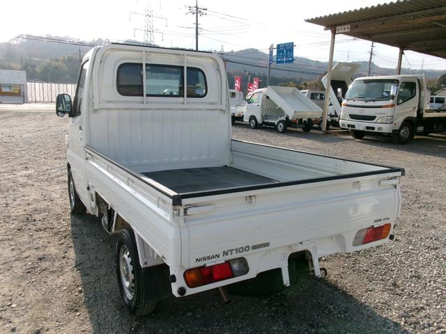 NT100クリッパートラック SD 4WD AT エアコン パワーステアリング 純正AMFMラジオ(3枚目)