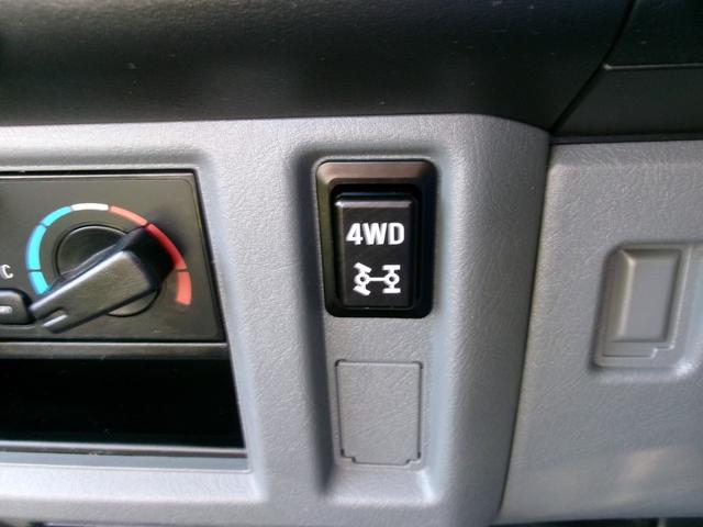 NT100クリッパートラック SD 4WD AT エアコン パワーステアリング 純正AMFMラジオ(25枚目)