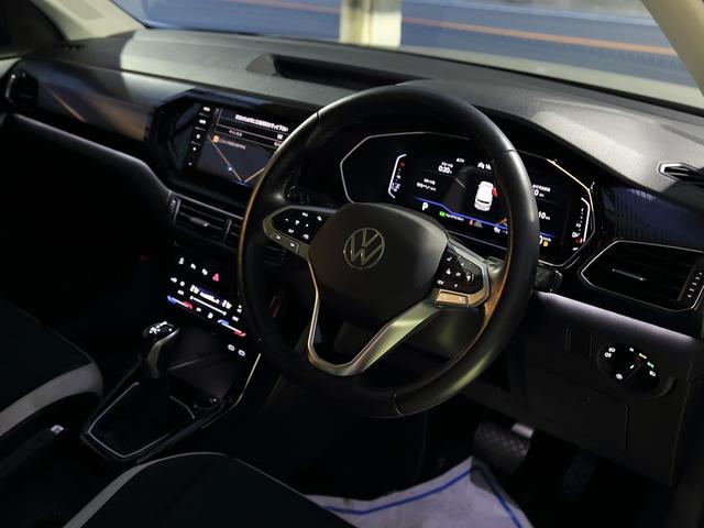 Ｔ－クロス ＴＳＩ　スタイル　デザインパッケージ　アスコットグレー　ダークデニム／チタンブラックシート　デジタルメーター　Ａｐｐｌｅ　ＣａｒＰｌａｙ／Ａｎｄｒｏｉｄ　Ａｕｔｏ　専用１８インチフルブラックホイール　グー鑑定車（23枚目）