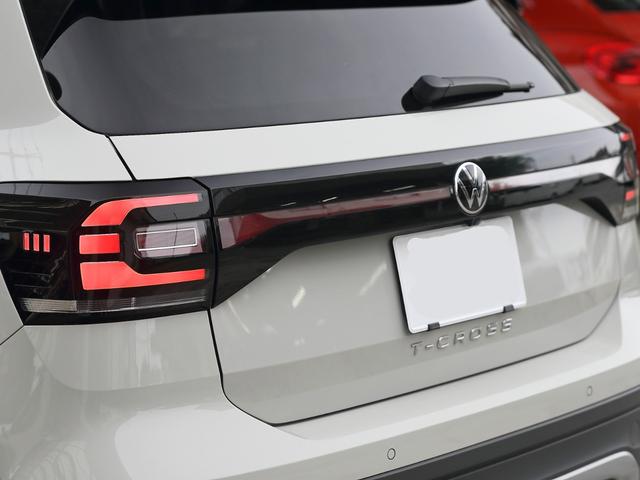Ｔ－クロス ＴＳＩ　スタイル　デザインパッケージ　アスコットグレー　ダークデニム／チタンブラックシート　デジタルメーター　Ａｐｐｌｅ　ＣａｒＰｌａｙ／Ａｎｄｒｏｉｄ　Ａｕｔｏ　専用１８インチフルブラックホイール　グー鑑定車（67枚目）