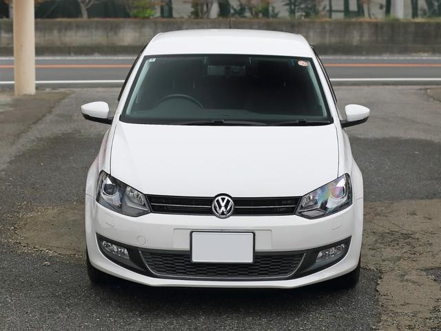 ポロ ＴＳＩハイライン　純正オプションバイキセノンヘッドライト　ＳＤナビ　Ｂｌｕｅｔｏｏｔｈ　バックカメラ　クリアランスソナー　オートエアコン　ＥＴＣ　グー鑑定車（3枚目）