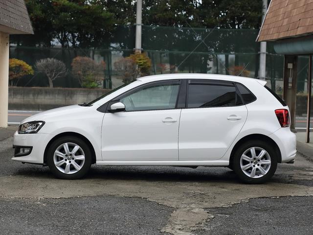 ポロ ＴＳＩハイライン　純正オプションバイキセノンヘッドライト　ＳＤナビ　Ｂｌｕｅｔｏｏｔｈ　バックカメラ　クリアランスソナー　オートエアコン　ＥＴＣ　グー鑑定車（6枚目）