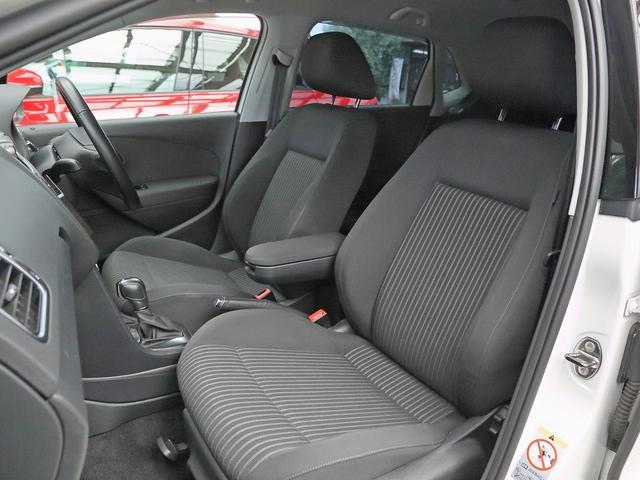 ポロ ＴＳＩハイライン　純正オプションバイキセノンヘッドライト　ＳＤナビ　Ｂｌｕｅｔｏｏｔｈ　バックカメラ　クリアランスソナー　オートエアコン　ＥＴＣ　グー鑑定車（11枚目）