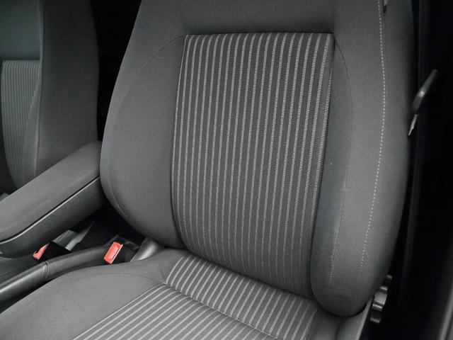 ポロ ＴＳＩハイライン　純正オプションバイキセノンヘッドライト　ＳＤナビ　Ｂｌｕｅｔｏｏｔｈ　バックカメラ　クリアランスソナー　オートエアコン　ＥＴＣ　グー鑑定車（13枚目）
