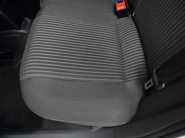 ポロ ＴＳＩハイライン　純正オプションバイキセノンヘッドライト　ＳＤナビ　Ｂｌｕｅｔｏｏｔｈ　バックカメラ　クリアランスソナー　オートエアコン　ＥＴＣ　グー鑑定車（19枚目）