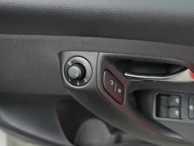 ポロ ＴＳＩハイライン　純正オプションバイキセノンヘッドライト　ＳＤナビ　Ｂｌｕｅｔｏｏｔｈ　バックカメラ　クリアランスソナー　オートエアコン　ＥＴＣ　グー鑑定車（34枚目）