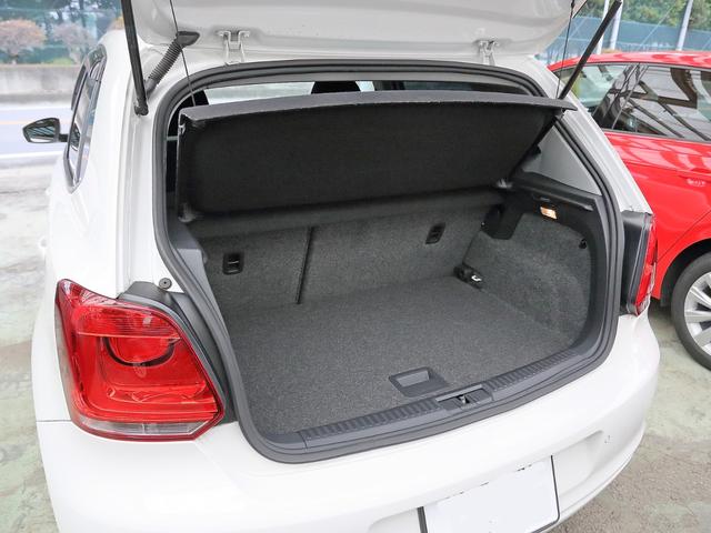 ポロ ＴＳＩハイライン　純正オプションバイキセノンヘッドライト　ＳＤナビ　Ｂｌｕｅｔｏｏｔｈ　バックカメラ　クリアランスソナー　オートエアコン　ＥＴＣ　グー鑑定車（39枚目）