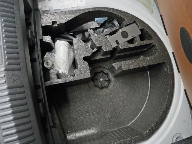 ポロ ＴＳＩハイライン　純正オプションバイキセノンヘッドライト　ＳＤナビ　Ｂｌｕｅｔｏｏｔｈ　バックカメラ　クリアランスソナー　オートエアコン　ＥＴＣ　グー鑑定車（44枚目）