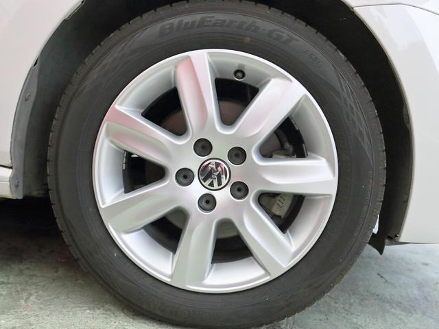 ポロ ＴＳＩハイライン　純正オプションバイキセノンヘッドライト　ＳＤナビ　Ｂｌｕｅｔｏｏｔｈ　バックカメラ　クリアランスソナー　オートエアコン　ＥＴＣ　グー鑑定車（56枚目）