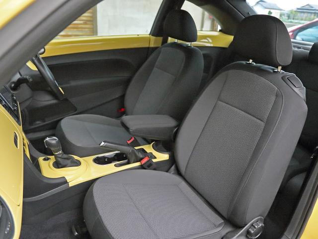 ザ・ビートル デザイン　走行距離１万ｋｍ前半　エンブレムバックカメラ　新品カロッツェリア前後ドラレコ　ＥＴＣ　グー鑑定車（11枚目）