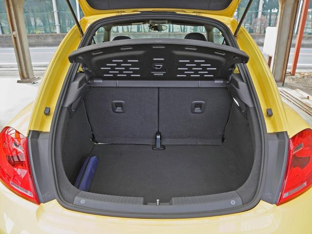 ザ・ビートル デザイン　走行距離１万ｋｍ前半　エンブレムバックカメラ　新品カロッツェリア前後ドラレコ　ＥＴＣ　グー鑑定車（37枚目）