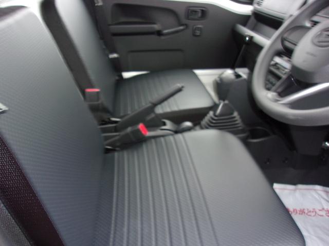 ハイゼットトラック 多目的ダンプ　届出済未使用車　４ＷＤ　５速マニュアル　ＰＴО式　ＬＥＤ・省力パック　スマートアシスト　アイドリングストップ　キーフリーシステム　プッシュスタート　パワーウィンド　ＬＥＤヘッドランプ　フォグランプ（17枚目）