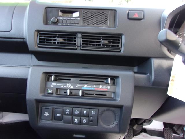 ハイゼットトラック ローダンプ　届出済未使用車　４ＷＤ　５速マニュアル　電動式ダンプ　スマートアシスト　アイドリングストップ　エアコン　パワステ　ＡＢＳ　Ｗエアバッグ（11枚目）