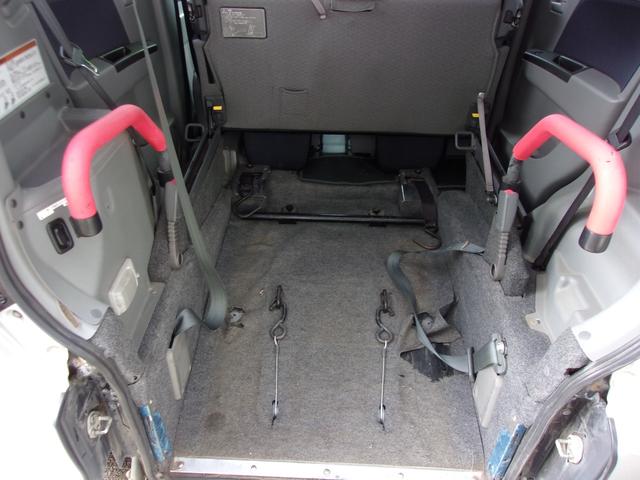 ワゴンR 車いす移動車 前部固定ベルト仕様車 電動固定・リヤシート付 キーレス 社外アルミホイール(22枚目)