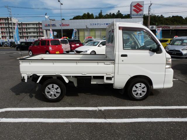ハイゼットトラック 農用スペシャルＶＳ　４ＷＤ　５ＭＴ　三方開　エアコン　純正ラジオ　ゲートプロテクター　荷台作業灯　ライトレベライザー　ドアバイザー（4枚目）
