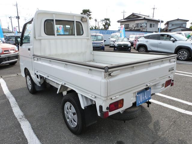 ハイゼットトラック 農用スペシャルＶＳ　４ＷＤ　５ＭＴ　三方開　エアコン　純正ラジオ　ゲートプロテクター　荷台作業灯　ライトレベライザー　ドアバイザー（9枚目）