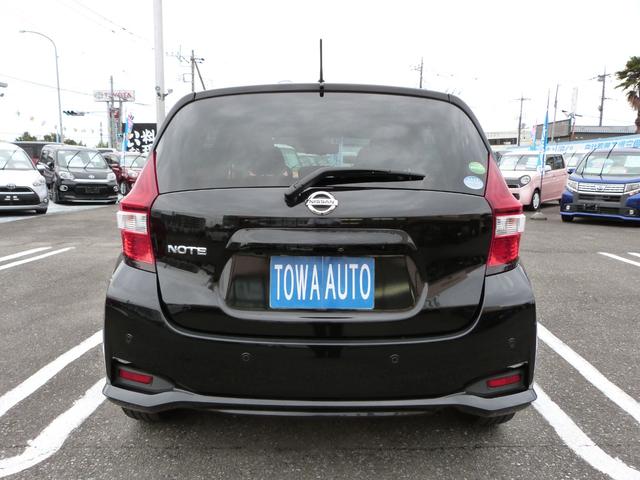ノート Ｘ　Ｖセレクション　インテリジェントエマージェンシーブレーキ　アラウンドビューモニター　インテリジェントルームミラー　純正ナビ　地デジＴＶ　オートライト　アイドリングストップ　ＥＴＣ　プッシュスタート　スマートキー（3枚目）