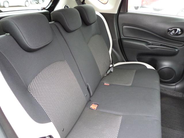 ノート Ｘ　Ｖセレクション　インテリジェントエマージェンシーブレーキ　アラウンドビューモニター　インテリジェントルームミラー　純正ナビ　地デジＴＶ　オートライト　アイドリングストップ　ＥＴＣ　プッシュスタート　スマートキー（12枚目）