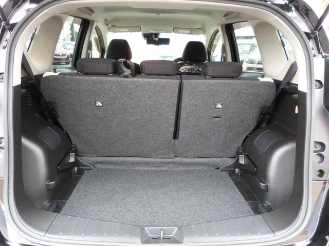 ノート Ｘ　Ｖセレクション　インテリジェントエマージェンシーブレーキ　アラウンドビューモニター　インテリジェントルームミラー　純正ナビ　地デジＴＶ　オートライト　アイドリングストップ　ＥＴＣ　プッシュスタート　スマートキー（16枚目）