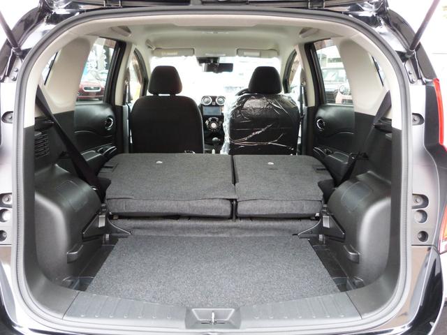 ノート Ｘ　Ｖセレクション　インテリジェントエマージェンシーブレーキ　アラウンドビューモニター　インテリジェントルームミラー　純正ナビ　地デジＴＶ　オートライト　アイドリングストップ　ＥＴＣ　プッシュスタート　スマートキー（17枚目）