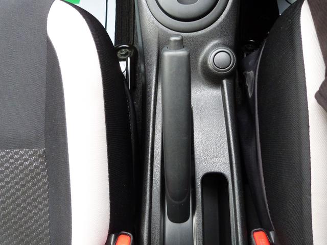 ノート Ｘ　Ｖセレクション　インテリジェントエマージェンシーブレーキ　アラウンドビューモニター　インテリジェントルームミラー　純正ナビ　地デジＴＶ　オートライト　アイドリングストップ　ＥＴＣ　プッシュスタート　スマートキー（35枚目）