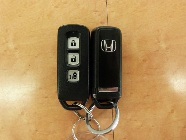 N-BOX G・Lパッケージ シティブレーキアクティブシステム 片側パワースライドドア リアドアロールサンシェイド アイドリングストップ 純正ナビ バックカメラ 地デジTV Bluetoothオーディオ リアモニター スマートキー(53枚目)