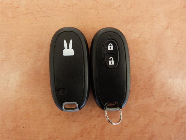 アルトラパン 10thアニバーサリーリミテッド 純正CDオーディオ 運転席シートヒーター ライトレベライザー ETC オートエアコン 電動格納ドアミラー ドアミラーウインカー ドアバイザー プッシュスタート スマートキー(39枚目)