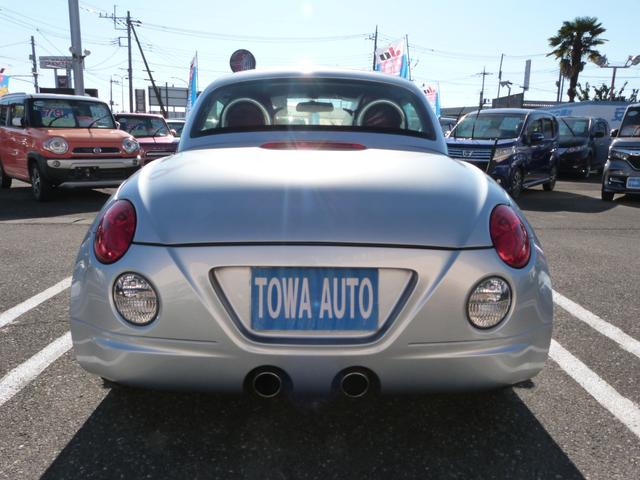 コペン アクティブトップ　電動オープン　ＭＴモード付き　赤レザーシート　シートヒーター　フォグランプ　社外ナビ　フルセグＴＶ　Ｂｌｕｅｔｏｏｔｈオーディオ　純正アルミ　キーレス（3枚目）