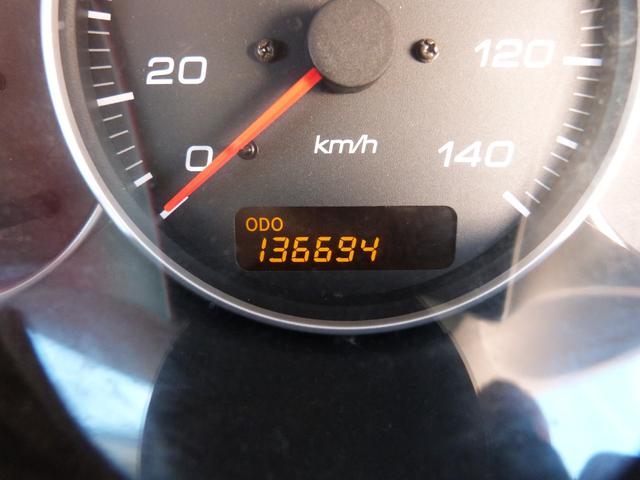 コペン アクティブトップ　電動オープン　ＭＴモード付き　赤レザーシート　シートヒーター　フォグランプ　社外ナビ　フルセグＴＶ　Ｂｌｕｅｔｏｏｔｈオーディオ　純正アルミ　キーレス（27枚目）